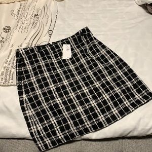 NWT Banana republic skirt, black&white, size 8